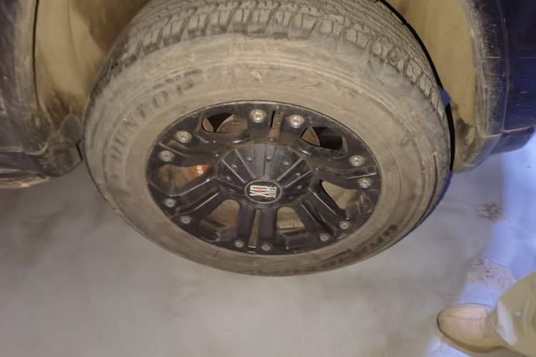 Used Jeep Grand Cherokee 2014 3.6L Elite Navigation Edition Right Front Wheel Hub