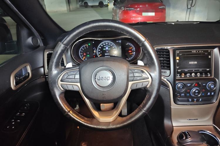Used Jeep Grand Cherokee 2014 3.0L Comfort Navigation Edition Steering Wheel