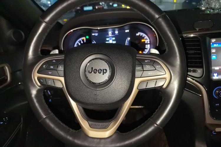 Used Jeep Grand Cherokee 2014 3.6L Elite Navigation Edition Steering Wheel