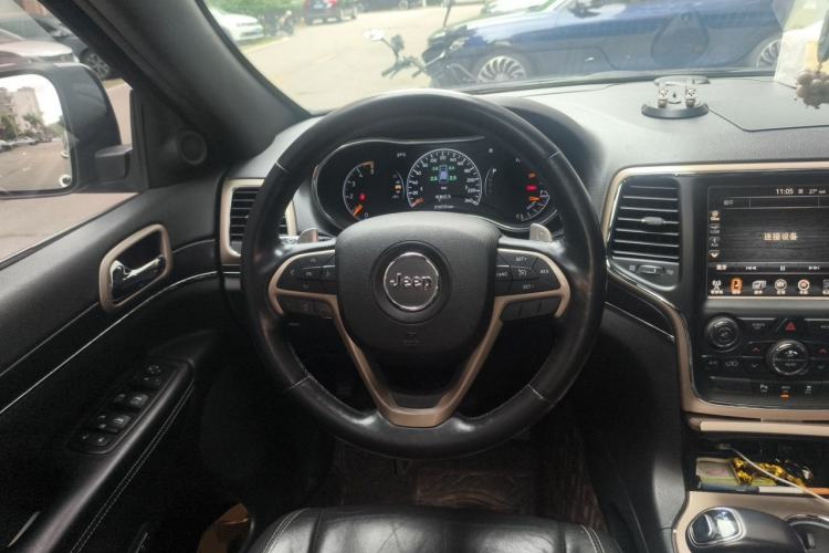 Used Jeep Grand Cherokee 2014 3.0TD Diesel Comfort Navigation Version Steering Wheel