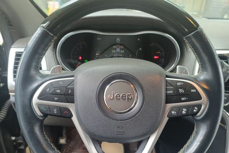 Used Jeep Grand Cherokee 2014 3.6L Elite Navigation Edition Steering Wheel