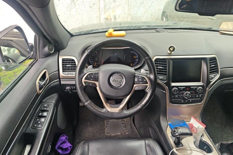 Used Jeep Grand Cherokee 2014 3.0L Comfort Navigation Edition Steering Wheel