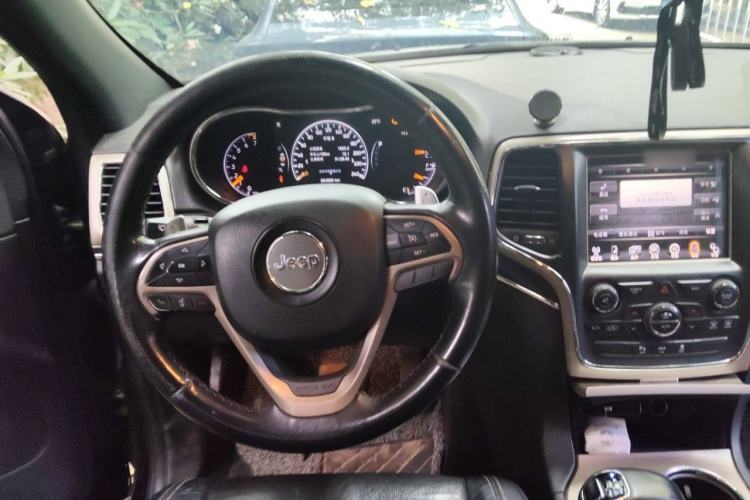 Used Jeep Grand Cherokee 2014 3.6L Elite Navigation Edition Steering Wheel