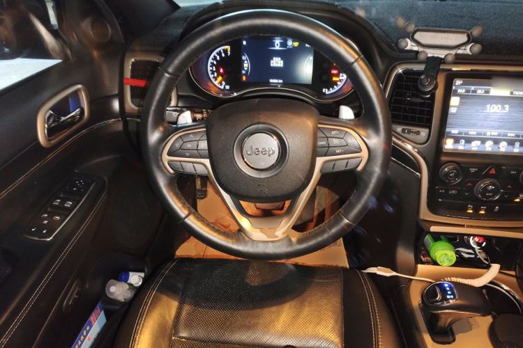 Used Jeep Grand Cherokee 2014 3.6L Elite Navigation Edition Steering Wheel