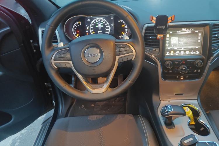 Used Jeep Grand Cherokee 2014 3.6L Elite Navigation Edition Steering Wheel