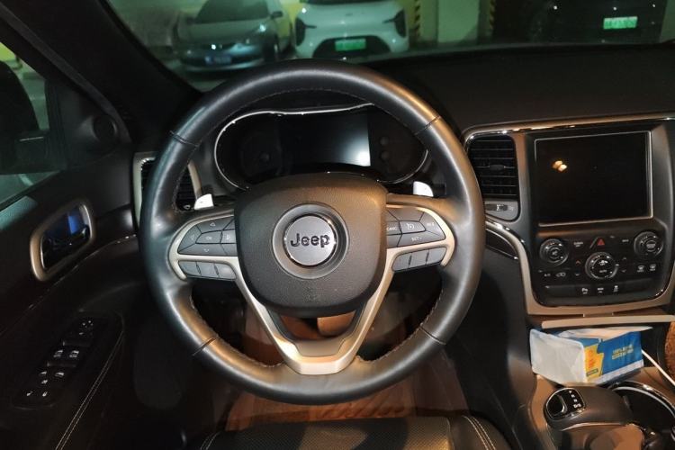 Used Jeep Grand Cherokee 2014 3.6L Elite Navigation Edition Steering Wheel