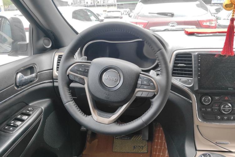 Used Jeep Grand Cherokee 2014 3.6L Elite Navigation Edition Steering Wheel