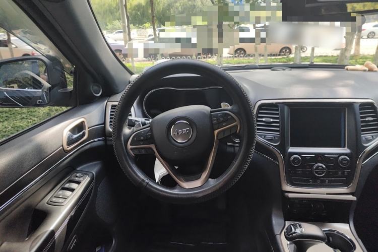 Used Jeep Grand Cherokee 2014 3.6L Elite Navigation Edition Steering Wheel