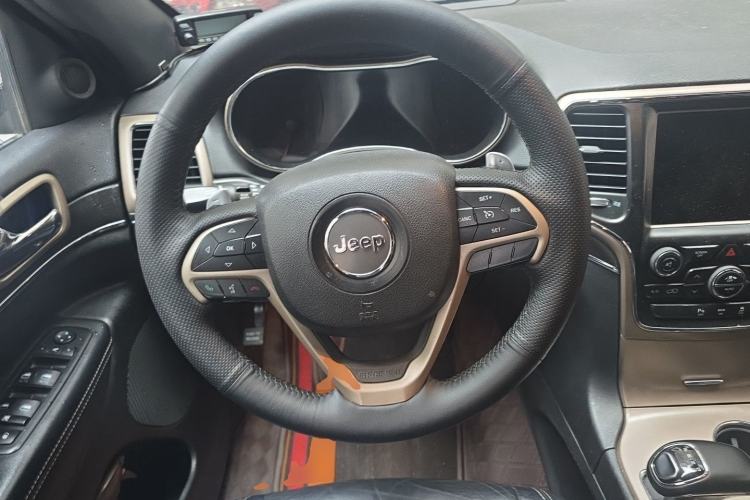 Used Jeep Grand Cherokee 2014 3.0TD Diesel Comfort Navigation Version Steering Wheel