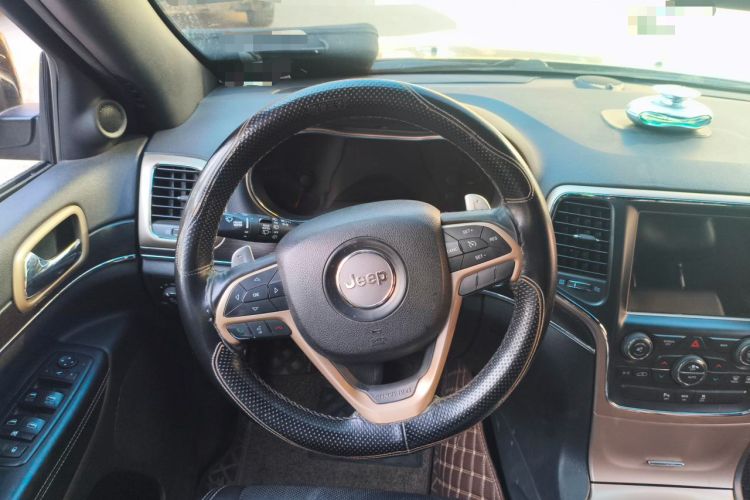 Used Jeep Grand Cherokee 2014 3.6L Elite Navigation Edition Steering Wheel