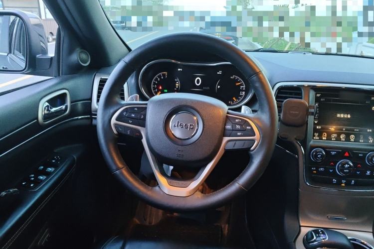 Used Jeep Grand Cherokee 2014 3.0L Comfort Navigation Edition Steering Wheel