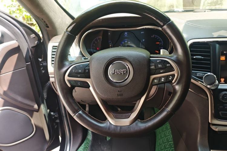 Used Jeep Grand Cherokee 2014 3.0L Flagship Zunyue Edition Steering Wheel