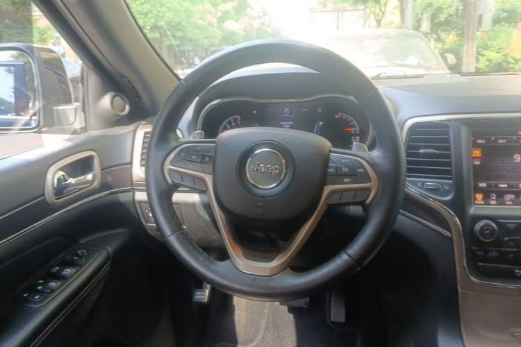 Used Jeep Grand Cherokee 2014 3.6L Elite Navigation Edition Steering Wheel