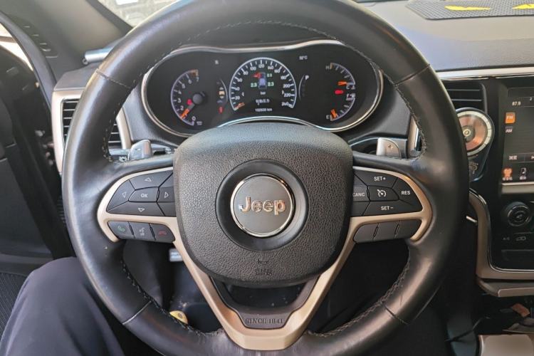 Used Jeep Grand Cherokee 2014 3.6L Elite Navigation Edition Steering Wheel