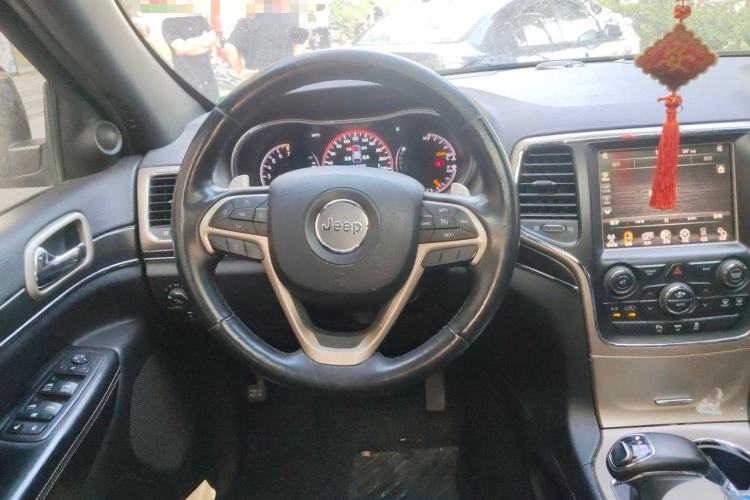 Used Jeep Grand Cherokee 2014 3.0L Comfort Navigation Edition Steering Wheel