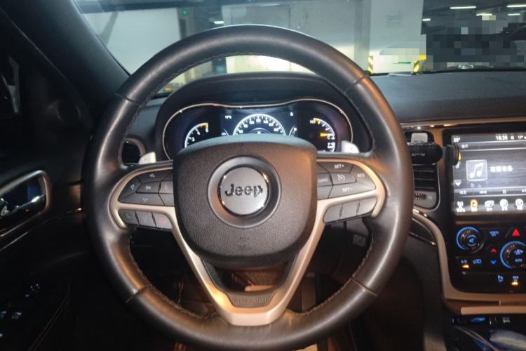 Used Jeep Grand Cherokee 2014 3.0TD Diesel Comfort Navigation Version Steering Wheel