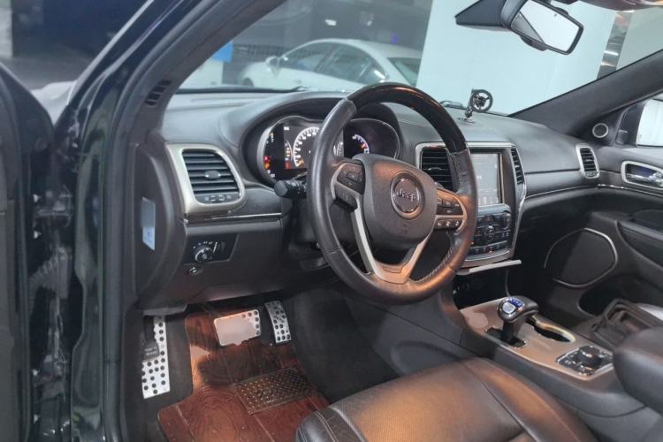 Used Jeep Grand Cherokee 2014 3.0L Flagship Zunyue Edition Steering Wheel