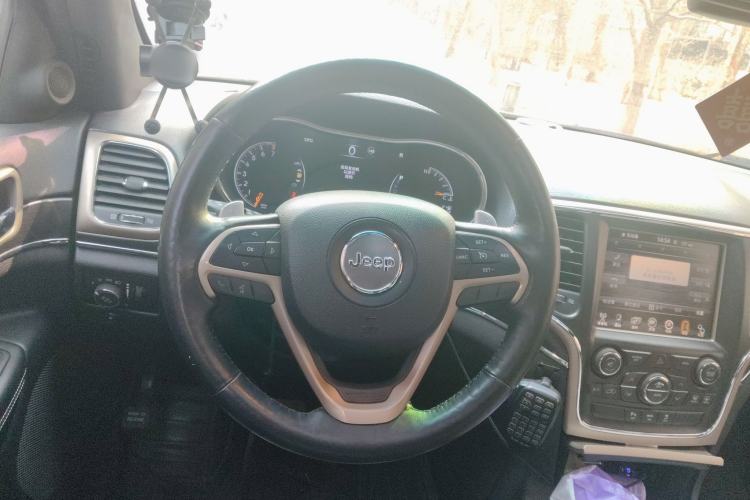 Used Jeep Grand Cherokee 2014 3.6L Elite Navigation Edition Steering Wheel