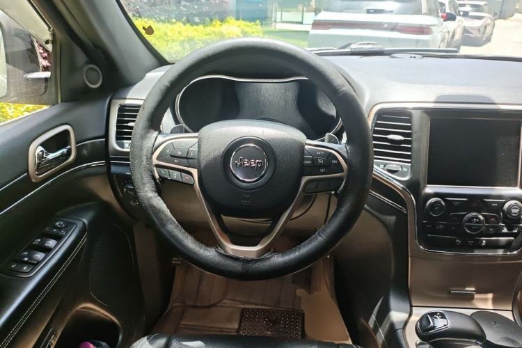 Used Jeep Grand Cherokee 2014 3.6L Elite Navigation Edition Steering Wheel