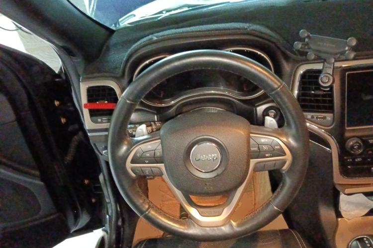 Used Jeep Grand Cherokee 2014 3.6L Elite Navigation Edition Steering Wheel