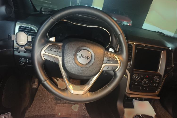 Used Jeep Grand Cherokee 2014 3.6L Elite Navigation Edition Steering Wheel