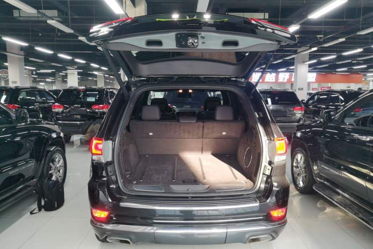 Used Jeep Grand Cherokee 2014 3.0L Flagship Zunyue Edition Trunk