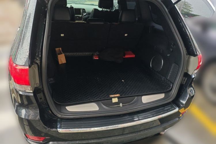 Used Jeep Grand Cherokee 2014 3.0L Comfort Navigation Edition Trunk