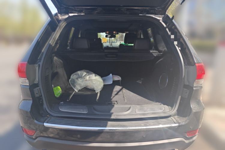 Used Jeep Grand Cherokee 2014 3.6L Elite Navigation Edition Trunk