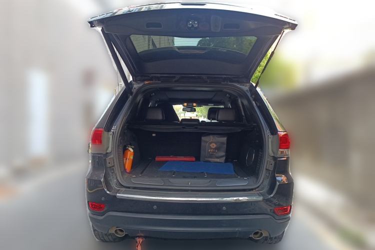 Used Jeep Grand Cherokee  Trunk