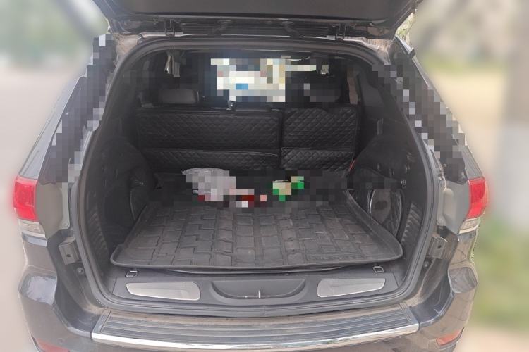 Used Jeep Grand Cherokee 2014 3.0L Comfort Navigation Edition Trunk