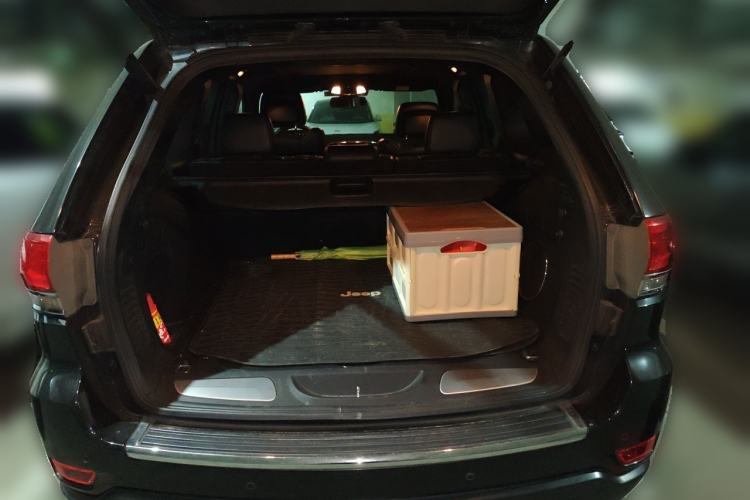 Used Jeep Grand Cherokee 2014 3.6L Elite Navigation Edition Trunk