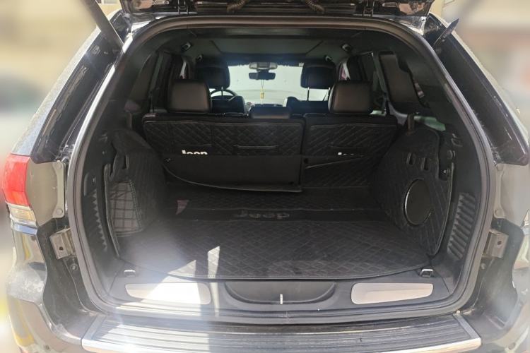 Used Jeep Grand Cherokee  Trunk