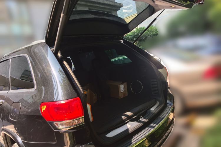 Used Jeep Grand Cherokee 2014 3.6L Elite Navigation Edition Trunk