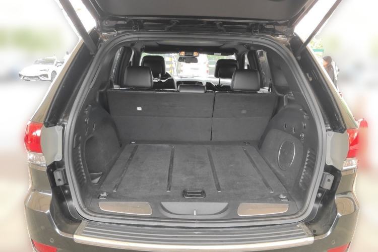 Used Jeep Grand Cherokee 2014 3.6L Elite Navigation Edition Trunk