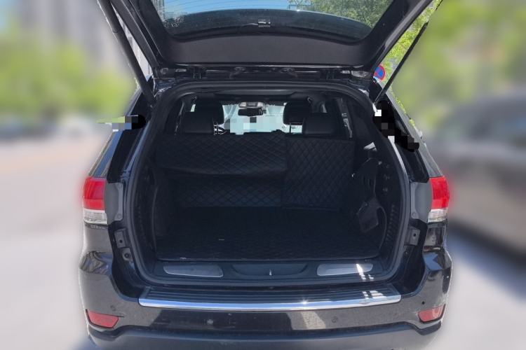 Used Jeep Grand Cherokee 2014 3.6L Elite Navigation Edition Trunk