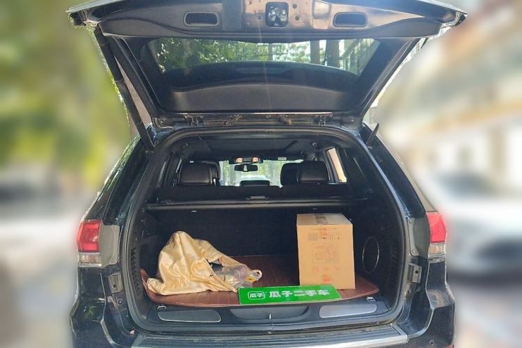 Used Jeep Grand Cherokee 2014 3.0TD Diesel Comfort Navigation Version Trunk