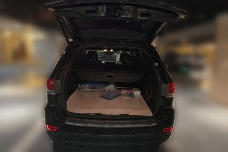 Used Jeep Grand Cherokee 2014 3.0L Comfort Navigation Edition Trunk