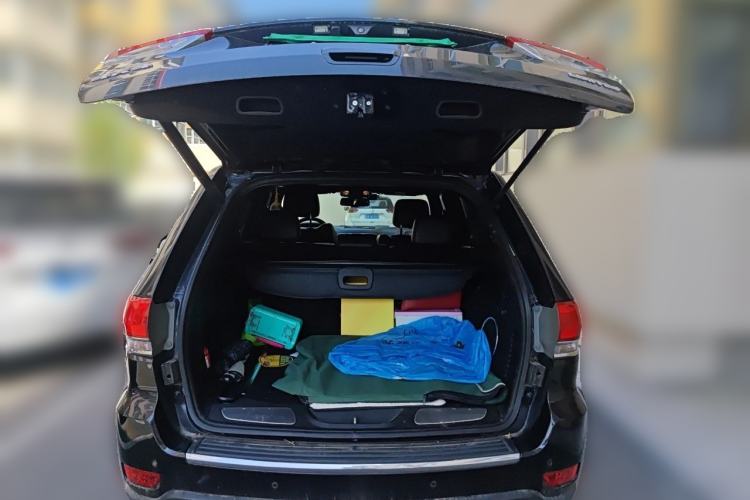 Used Jeep Grand Cherokee 2014 3.6L Elite Navigation Edition Trunk