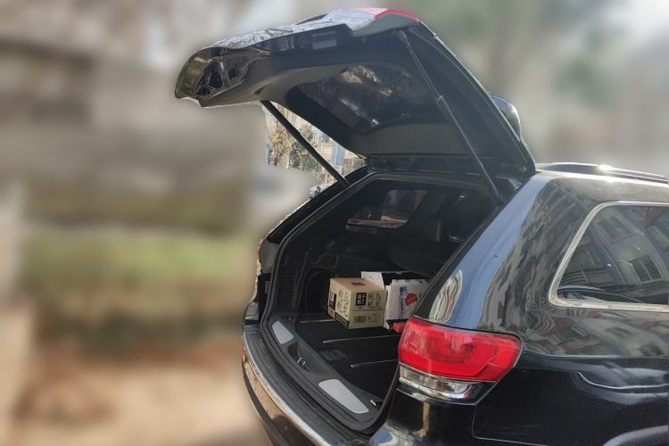 Used Jeep Grand Cherokee 2014 3.6L Elite Navigation Edition Trunk