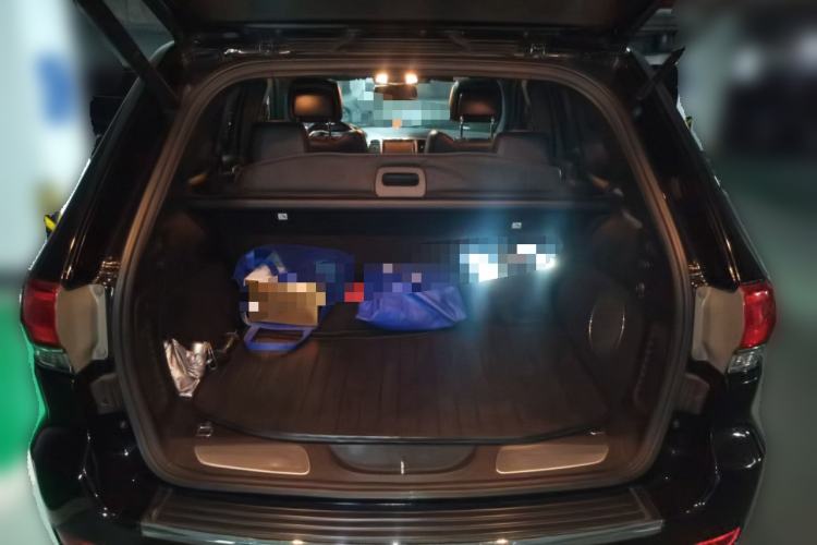 Used Jeep Grand Cherokee 2014 3.0L Comfort Navigation Edition Trunk