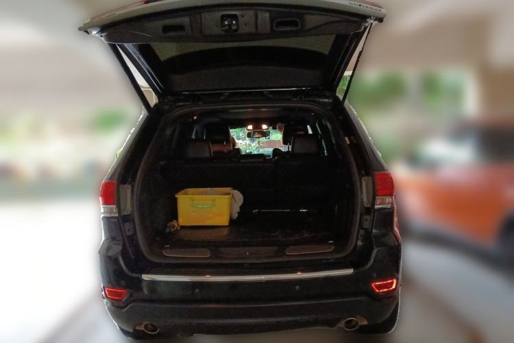 Used Jeep Grand Cherokee 2014 3.6L Elite Navigation Edition Trunk