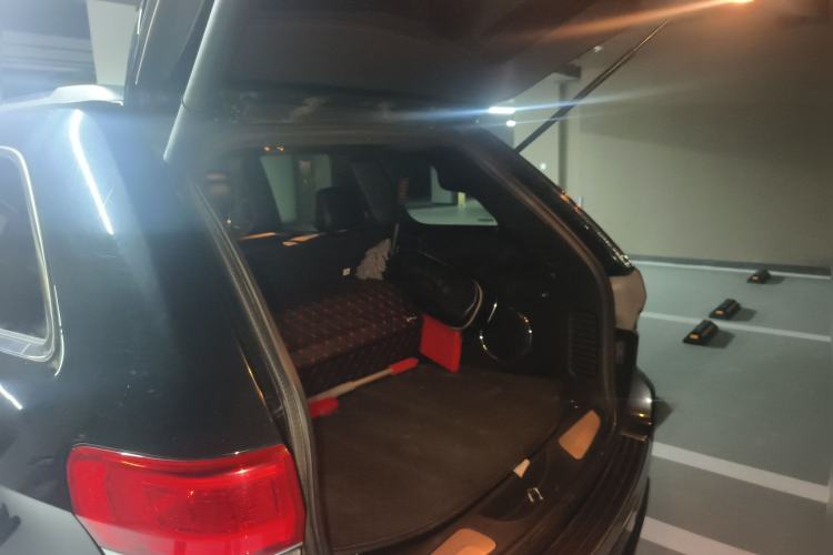 Used Jeep Grand Cherokee 2014 3.6L Elite Navigation Edition Trunk