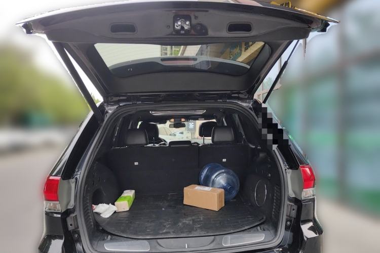 Used Jeep Grand Cherokee 2014 3.6L Elite Navigation Edition Trunk