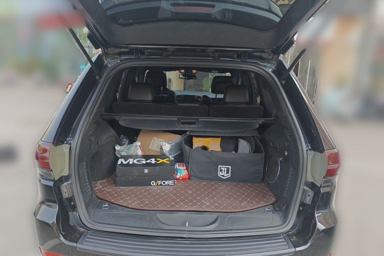 Used Jeep Grand Cherokee 2014 3.6L Comfort Navigation Edition Trunk