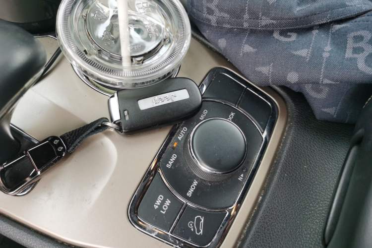 Used Jeep Grand Cherokee 2014 3.0TD Diesel Comfort Navigation Version Vehicle Key
