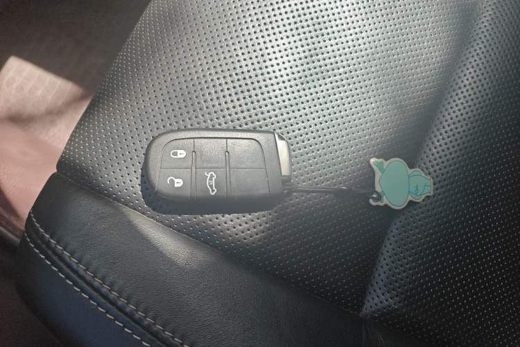 Used Jeep Grand Cherokee 2014 3.6L Elite Navigation Edition Vehicle Key