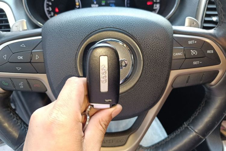 Used Jeep Grand Cherokee  Vehicle Key