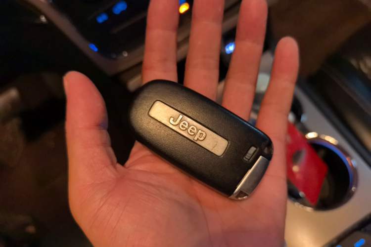 Used Jeep Grand Cherokee 2014 3.6L Elite Navigation Edition Vehicle Key