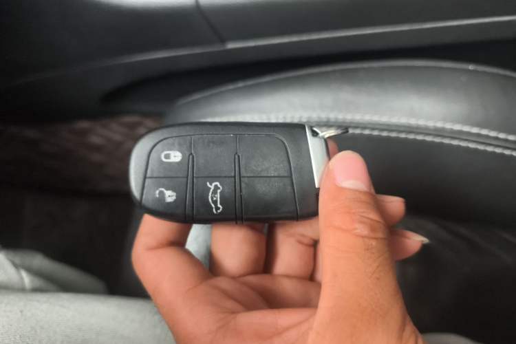 Used Jeep Grand Cherokee 2014 3.0TD Diesel Comfort Navigation Version Vehicle Key