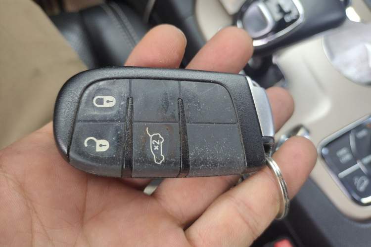 Used Jeep Grand Cherokee 2014 3.6L Elite Navigation Edition Vehicle Key